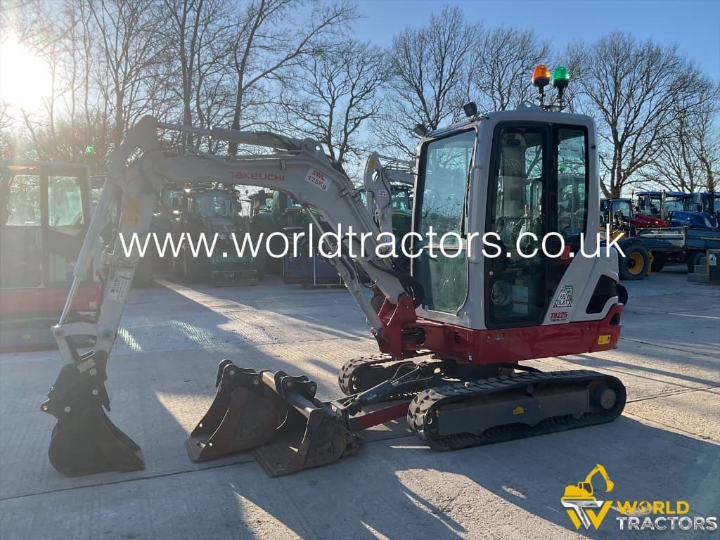 Takeuchi TB 225