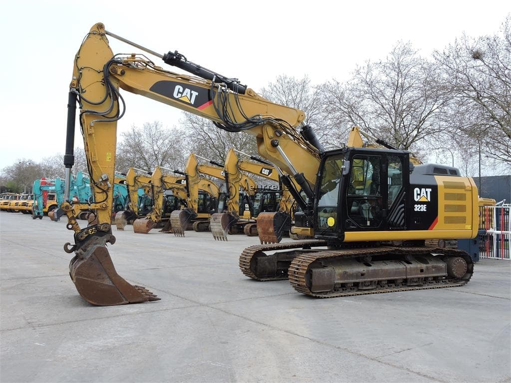 CAT 323EL