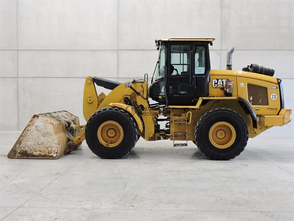 CAT 930M
