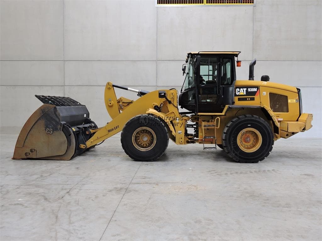 CAT 938M