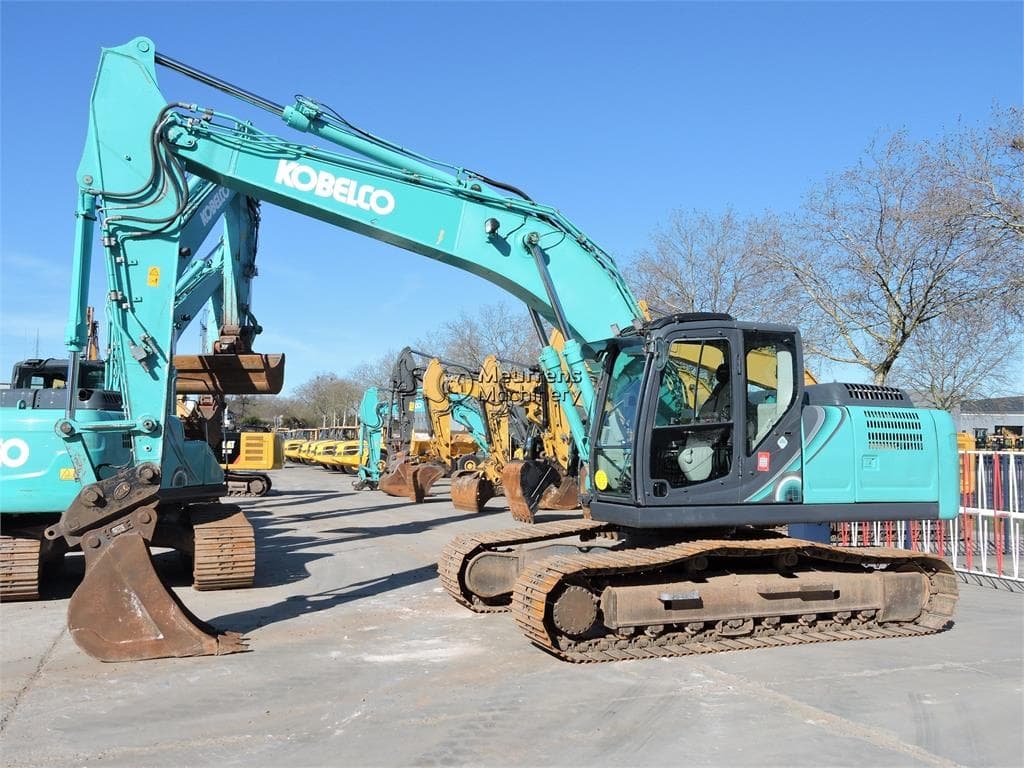 Kobelco SK210