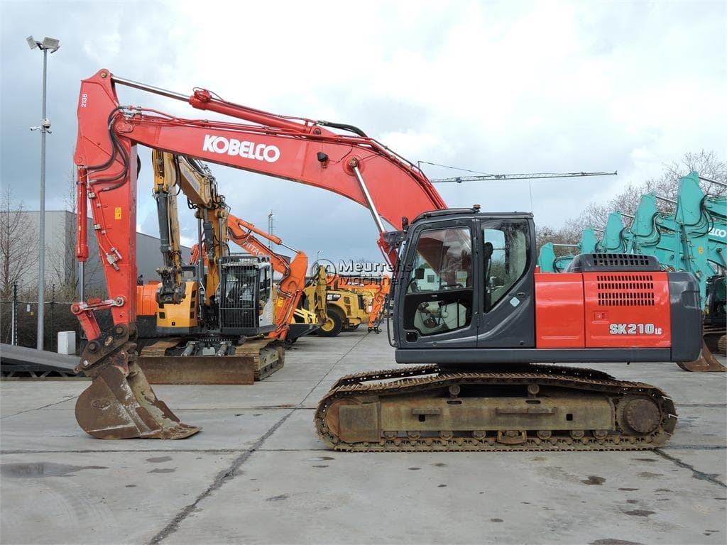 Kobelco SK210