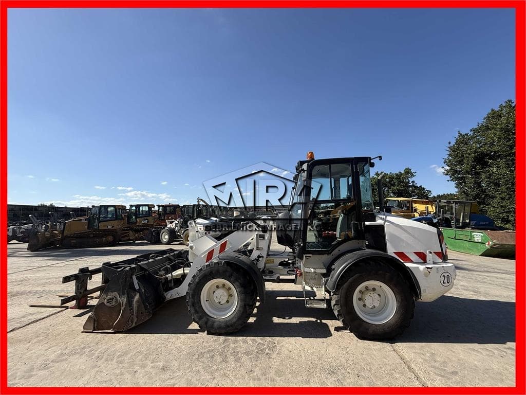 CAT 908M