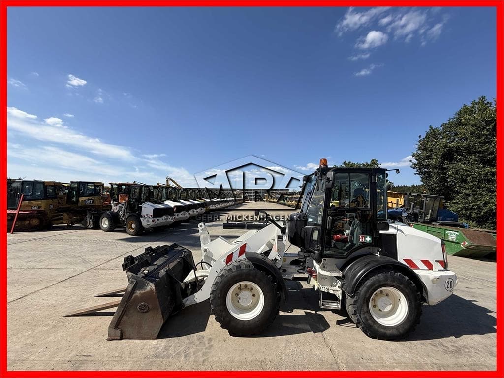 CAT 908M