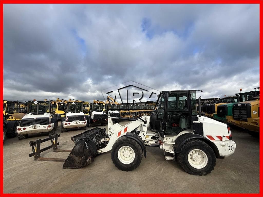 CAT 908M