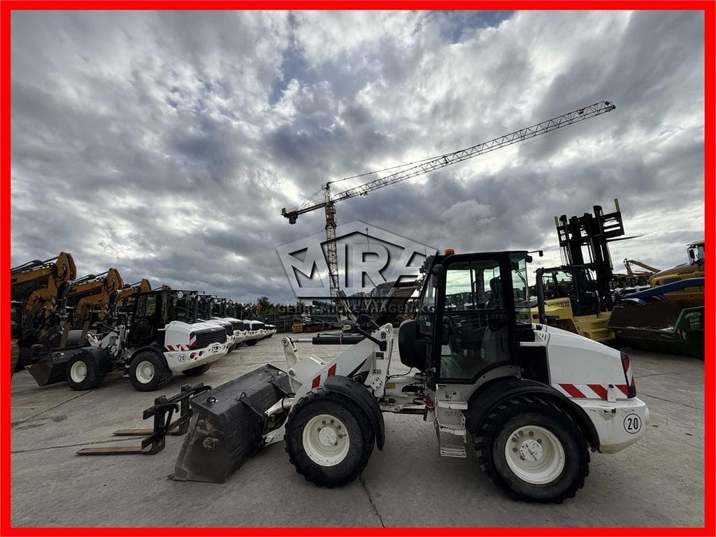 CAT 908M