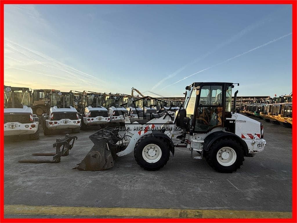CAT 908M