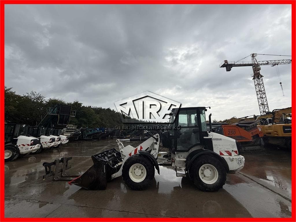 CAT 908M