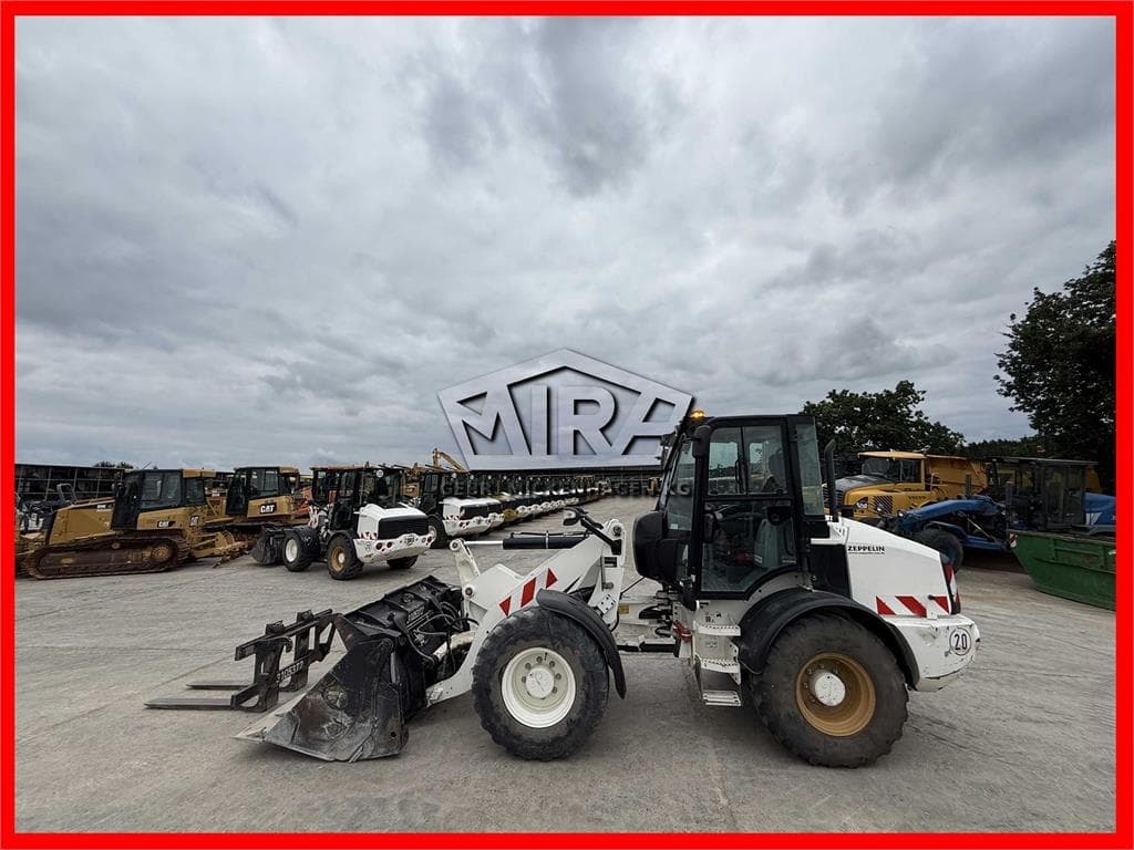 CAT 908M