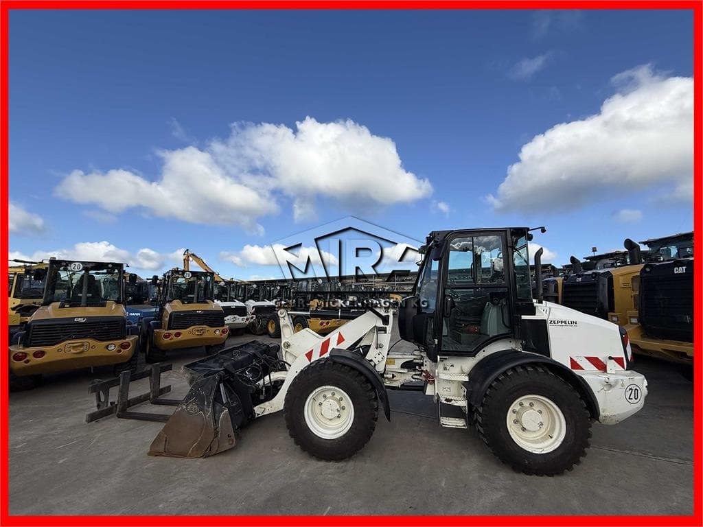 CAT 908M
