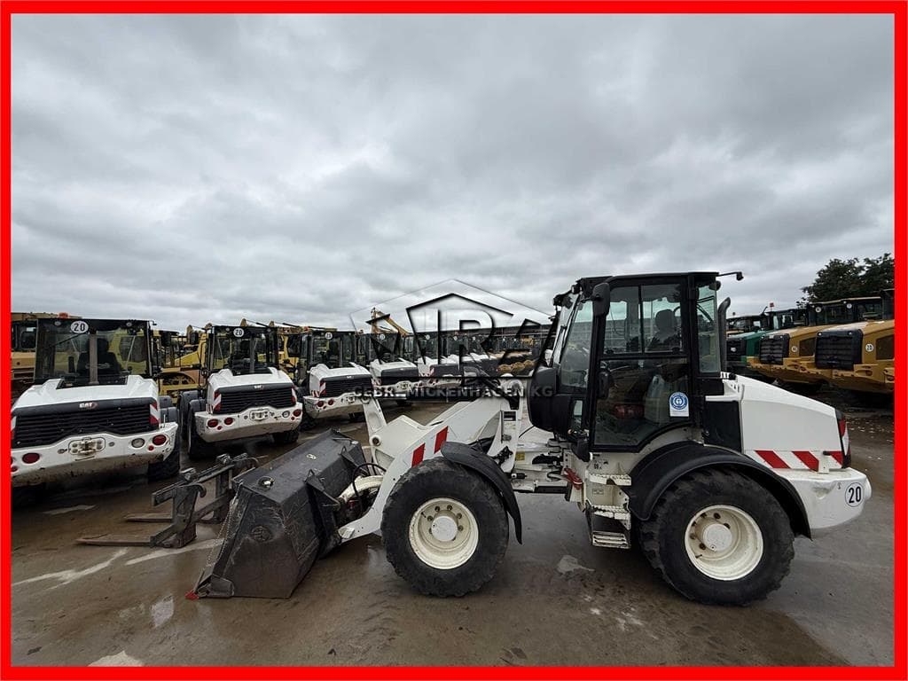 CAT 908M