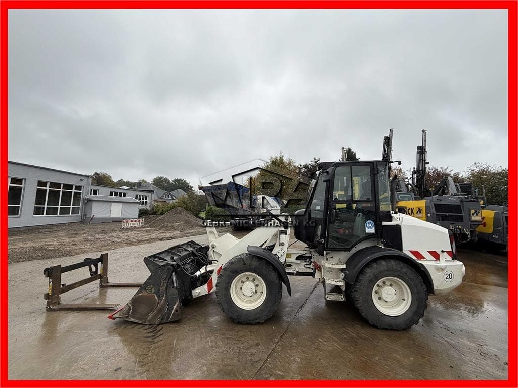 CAT 908M