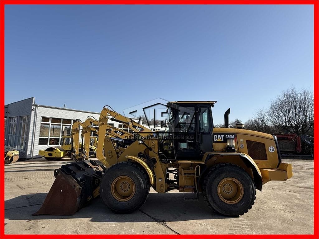 CAT 930M
