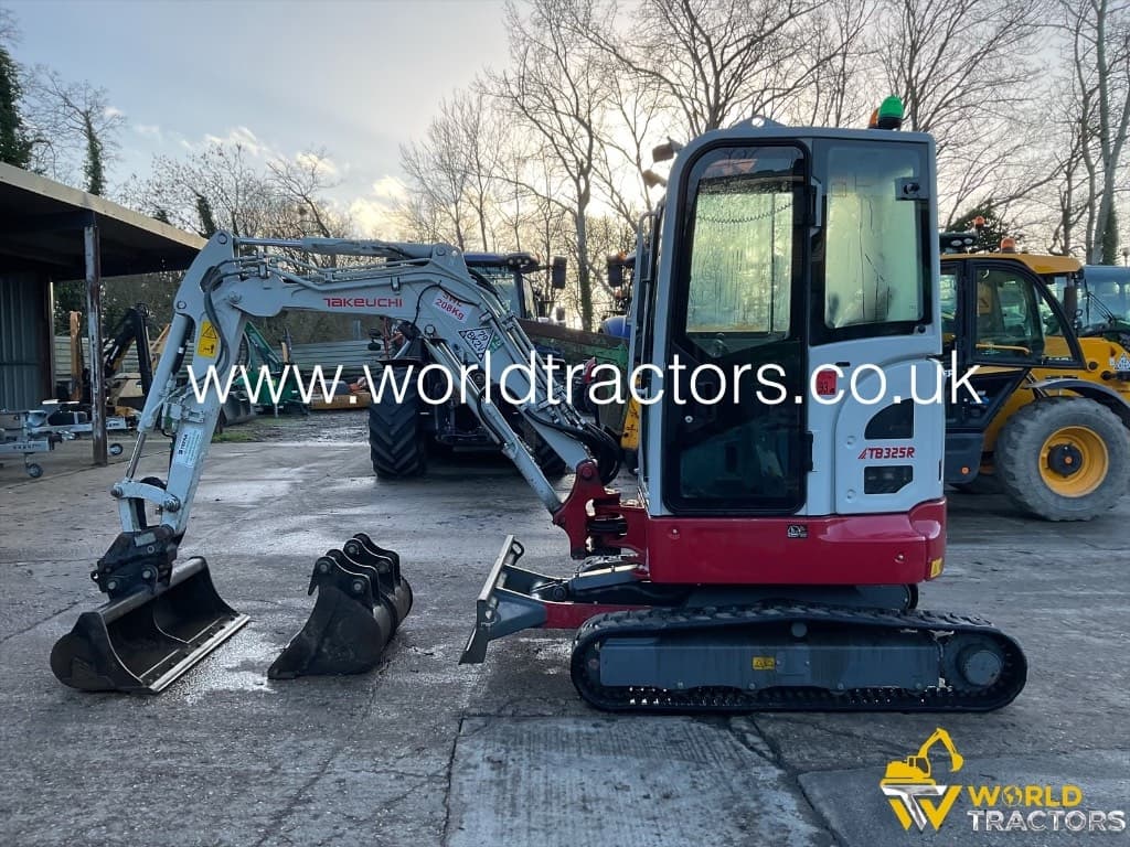 Takeuchi TB 325 R