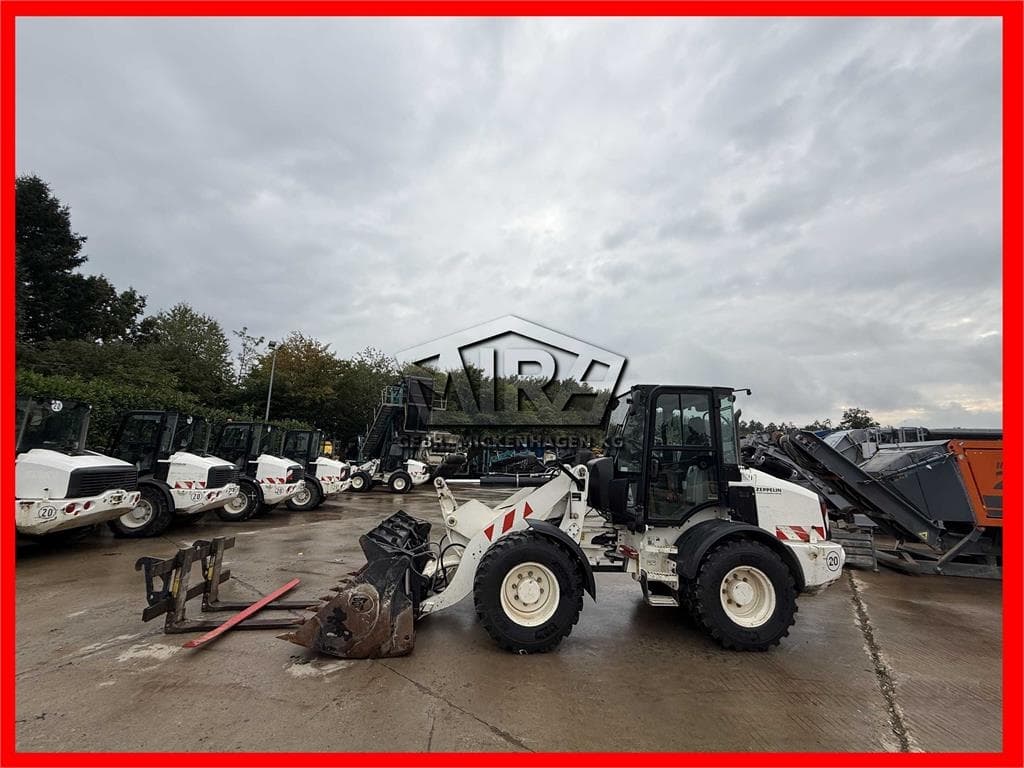 CAT 908M