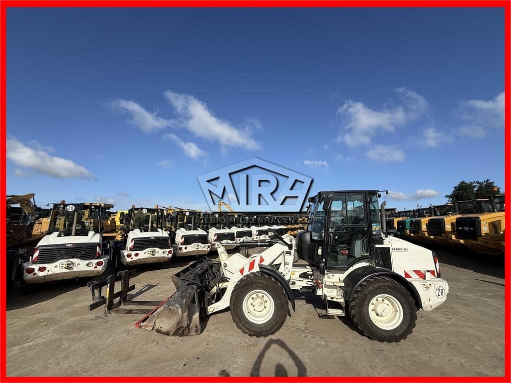CAT 908M